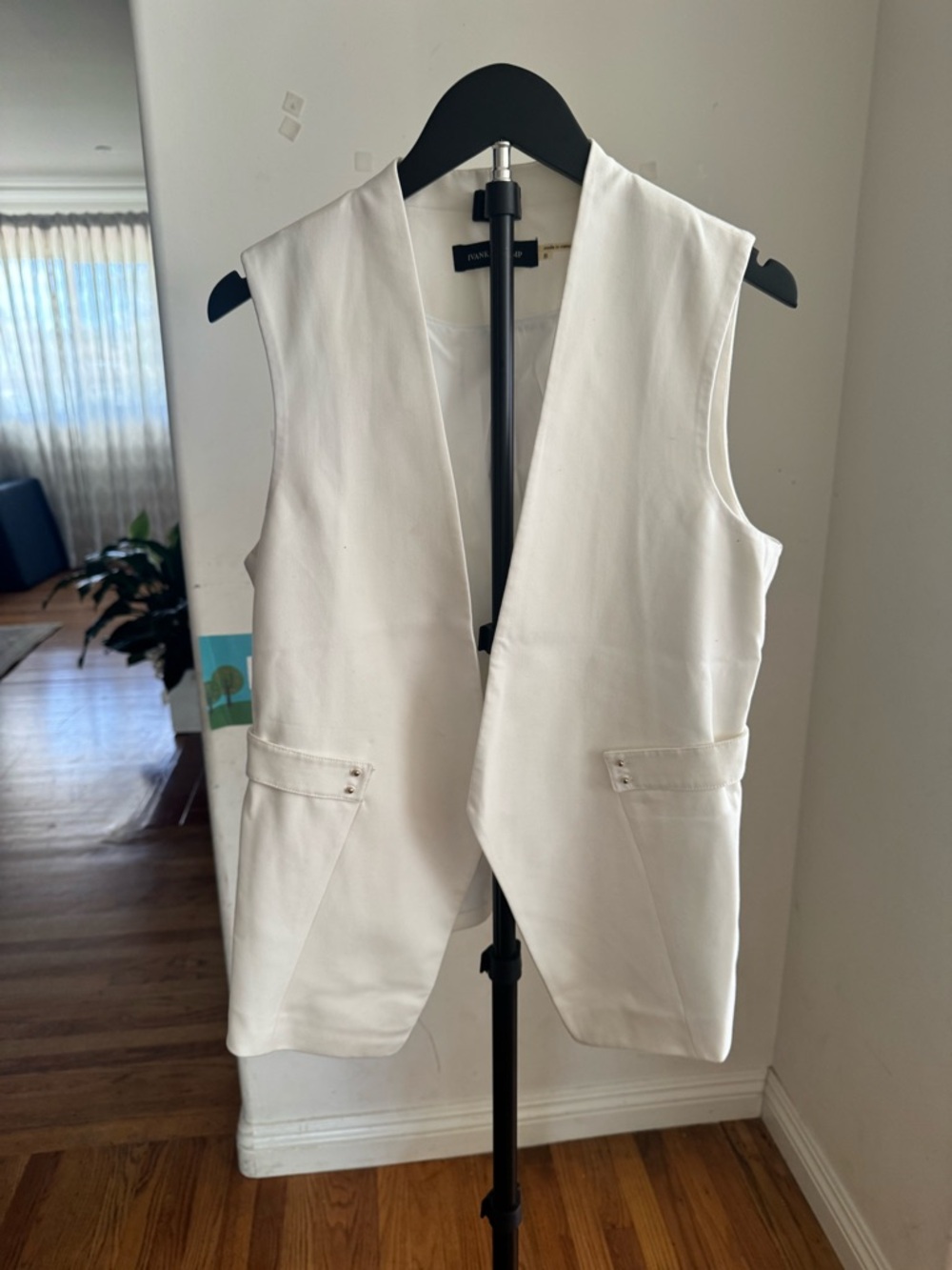 Ivanka Trump White Sleeveless Shell Top